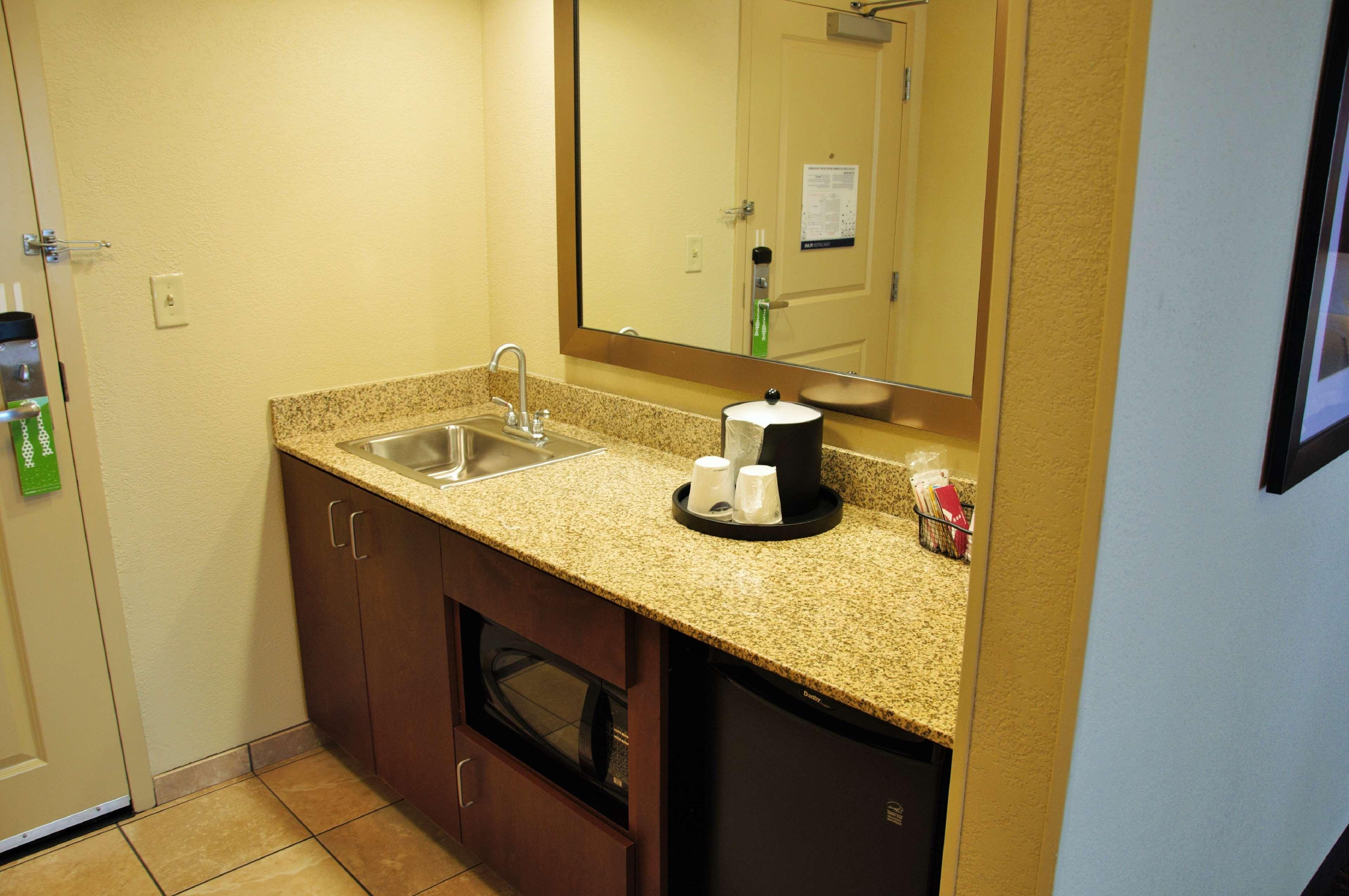 Hampton Inn & Suites Cincinnati / Uptown - University Area Eksteriør bilde