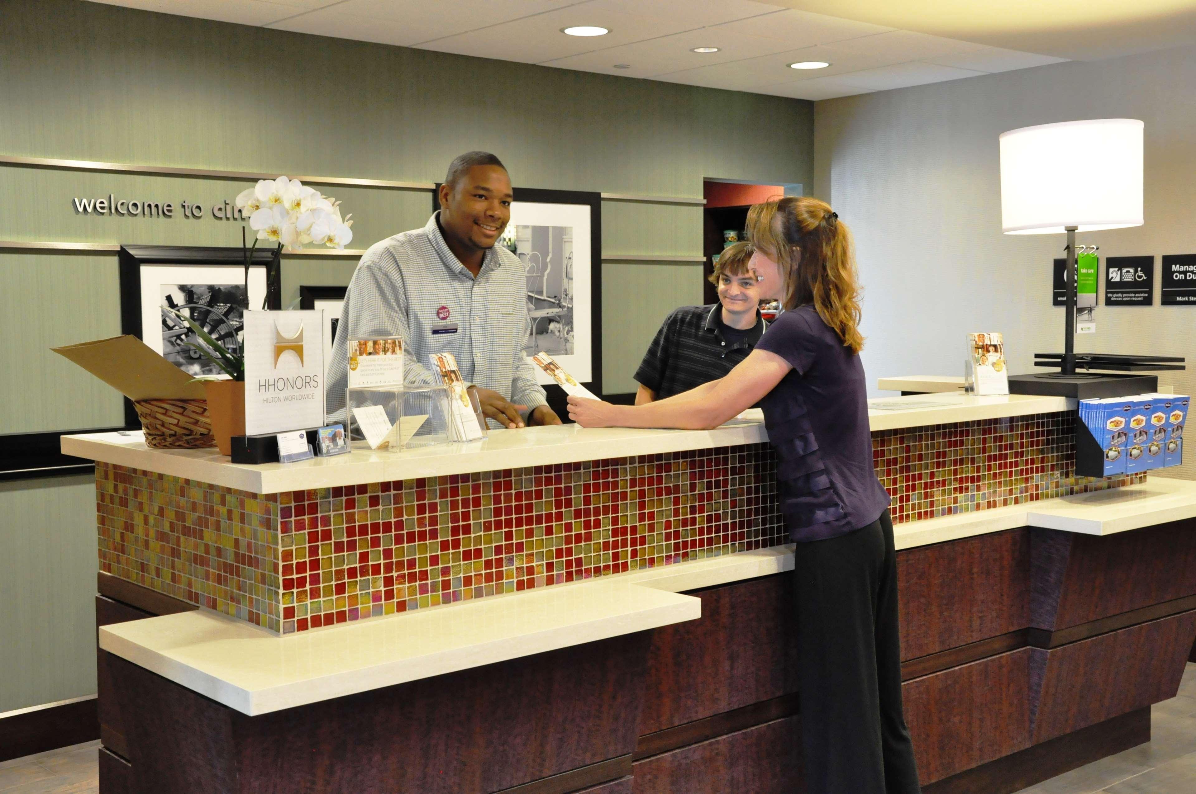 Hampton Inn & Suites Cincinnati / Uptown - University Area Interiør bilde