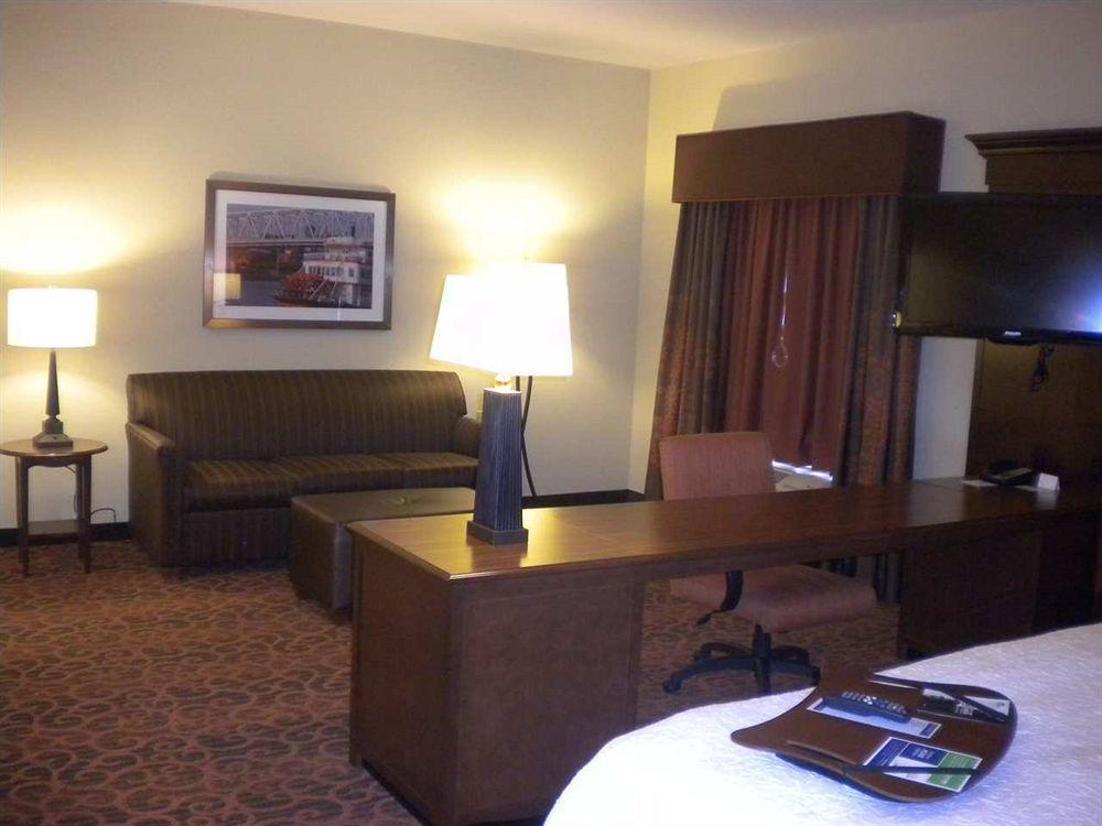 Hampton Inn & Suites Cincinnati / Uptown - University Area Eksteriør bilde